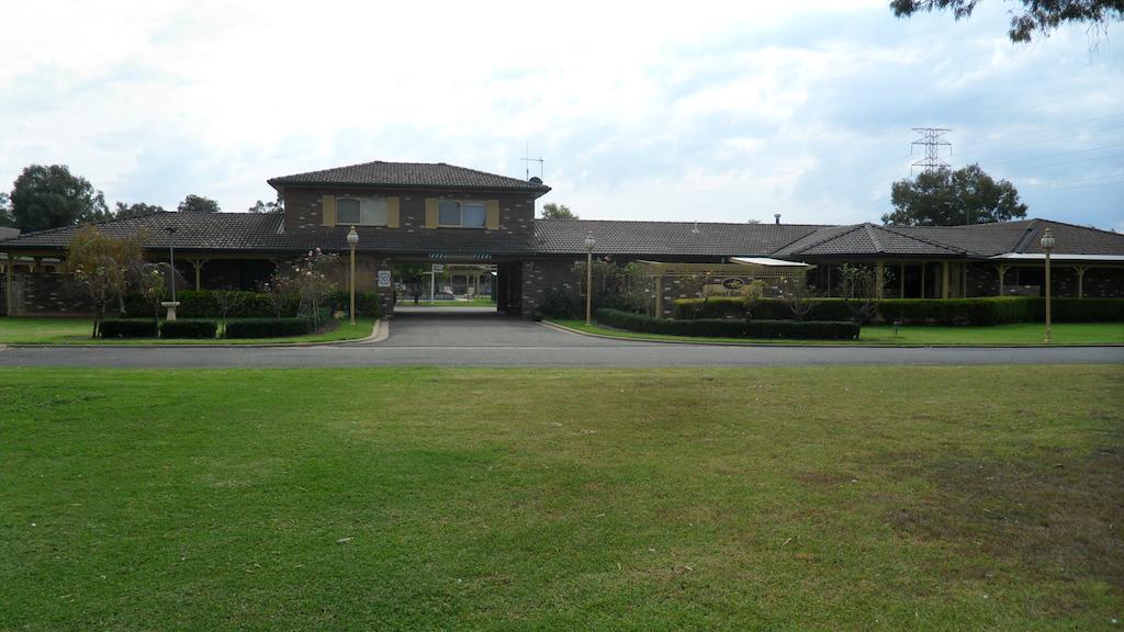 Quality Inn Carriage House Wagga Wagga Exterior photo